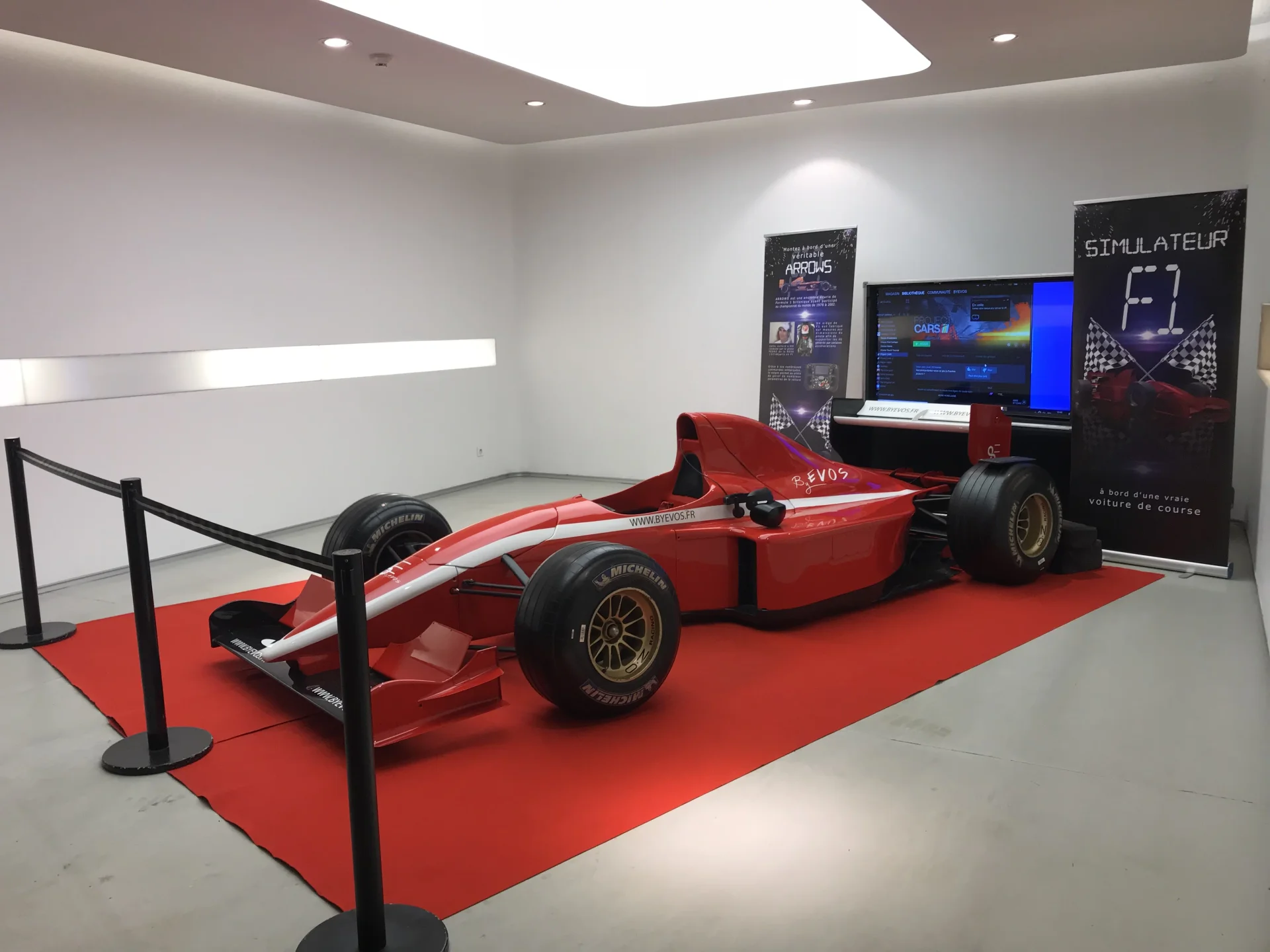 Châssis de Formule 1 en stand